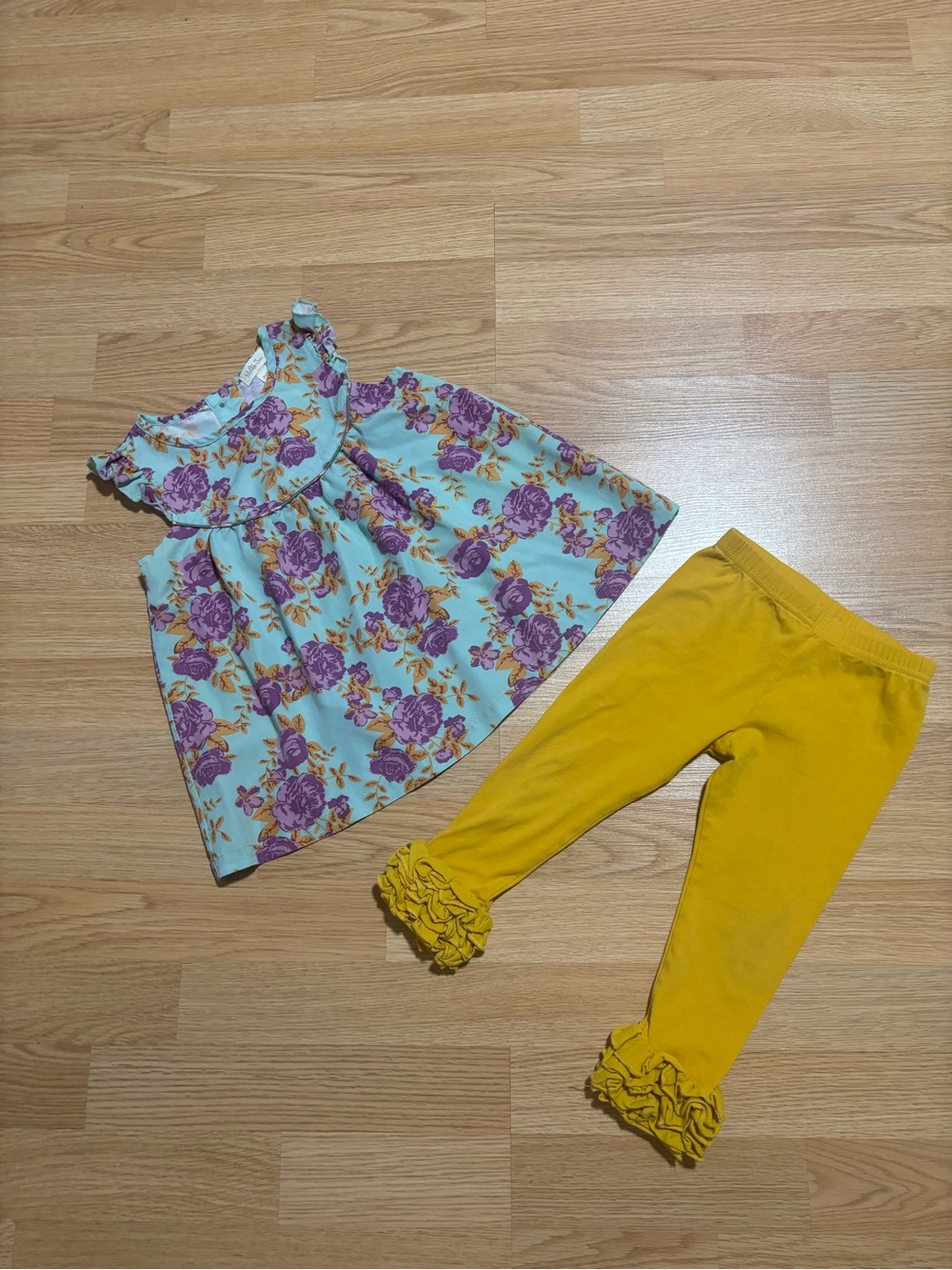 “Matilda Jane” dress size for in excellent condition with leggings size 2